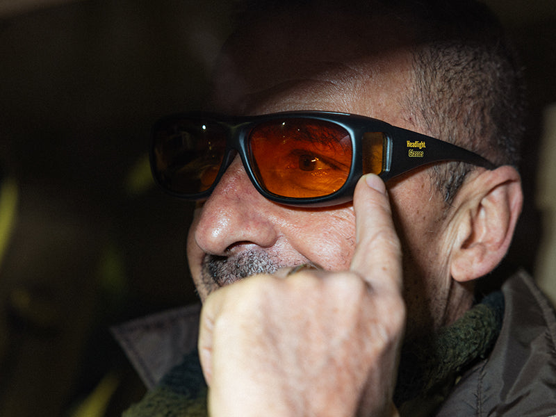 Koplampbril met "GlareCut"-technologie (Veilig rijden in het donker)