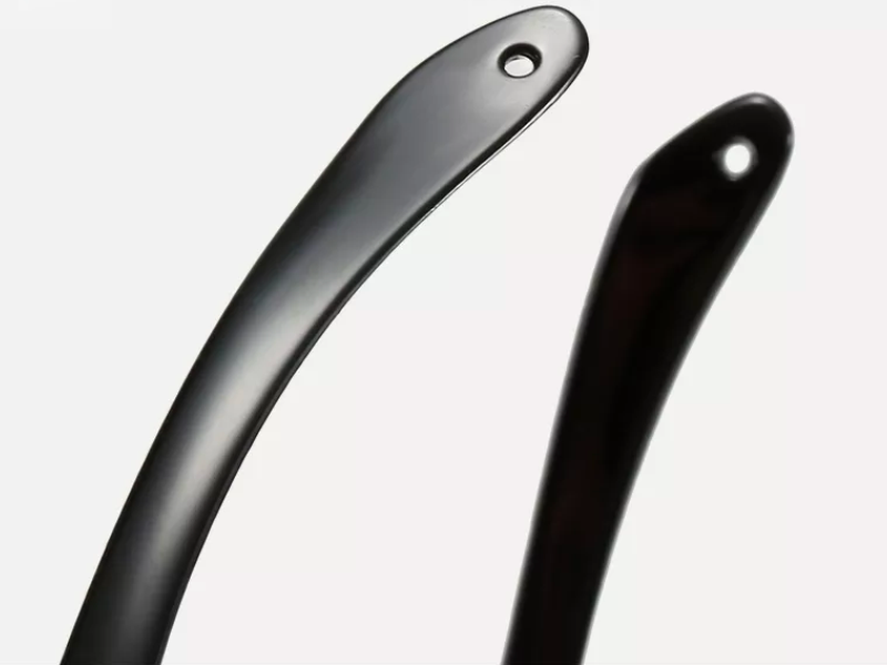 Koplampbril met "GlareCut"-technologie (Veilig rijden in het donker)