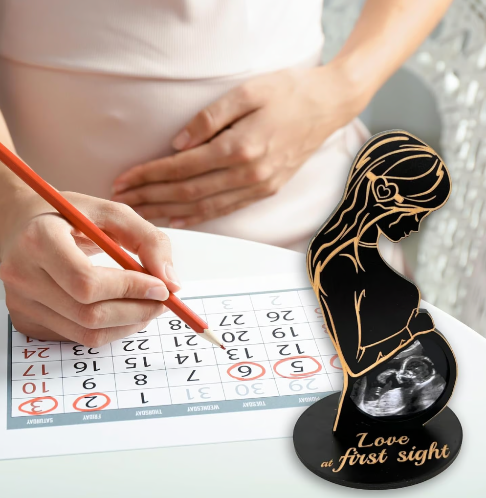 Föreviga Ert Första Mötet – En Tidlös Påminnelse om Er Lilla Mirakel"