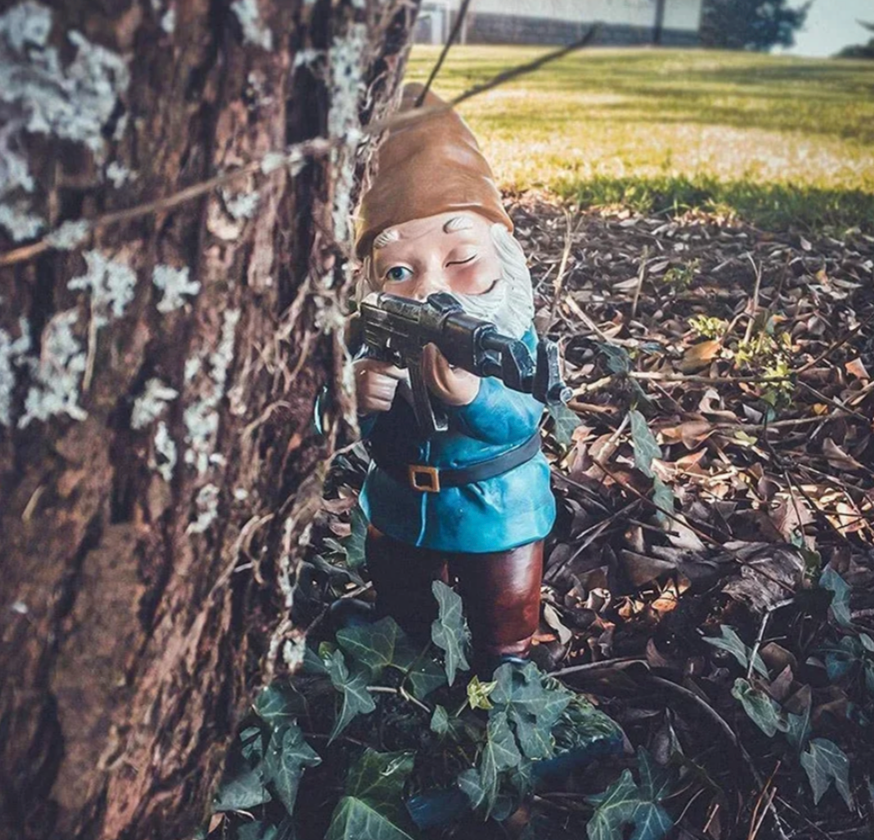 Trädgårdstomte-krigare | Trädgårdsförsvar med humor!