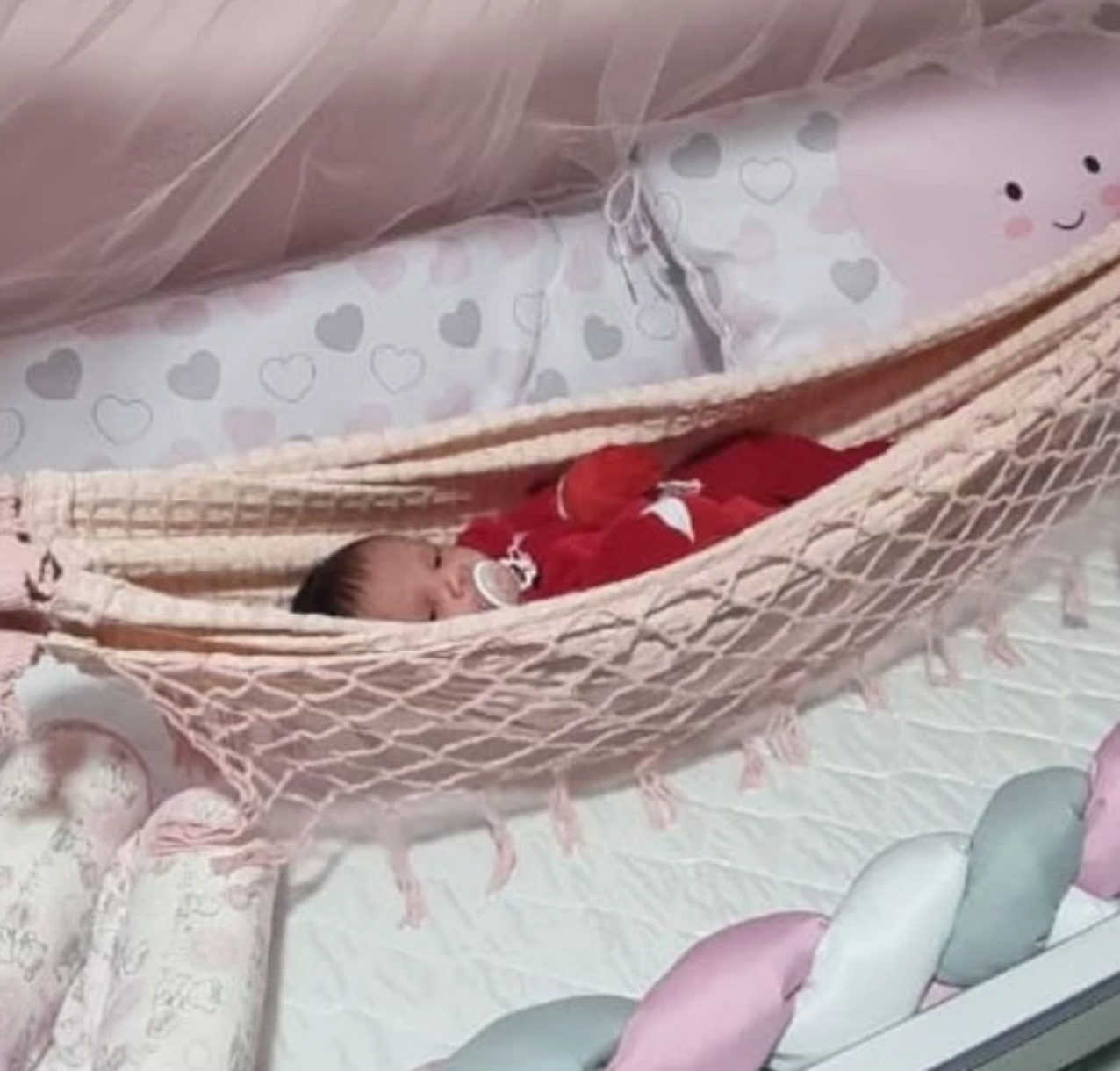 Babyhängnät för Spjälsäng – Skapa en trygg och kärleksfull sovplats