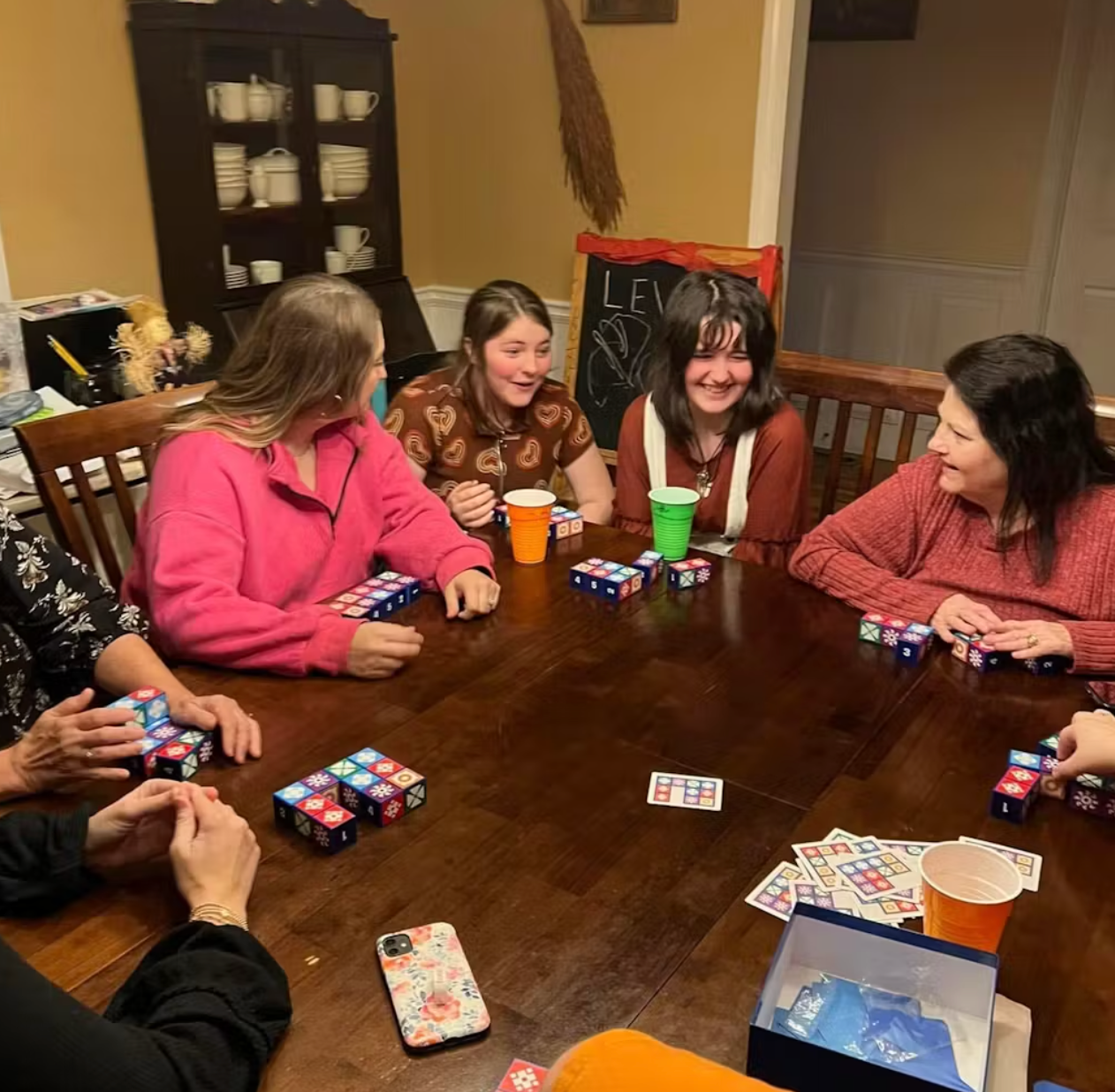 The Uzzle – Det roliga och kluriga familjespelet för alla åldrar!