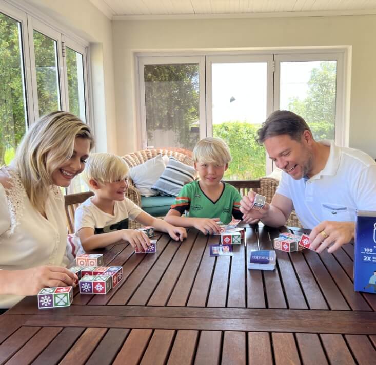 The Uzzle – Det roliga och kluriga familjespelet för alla åldrar!